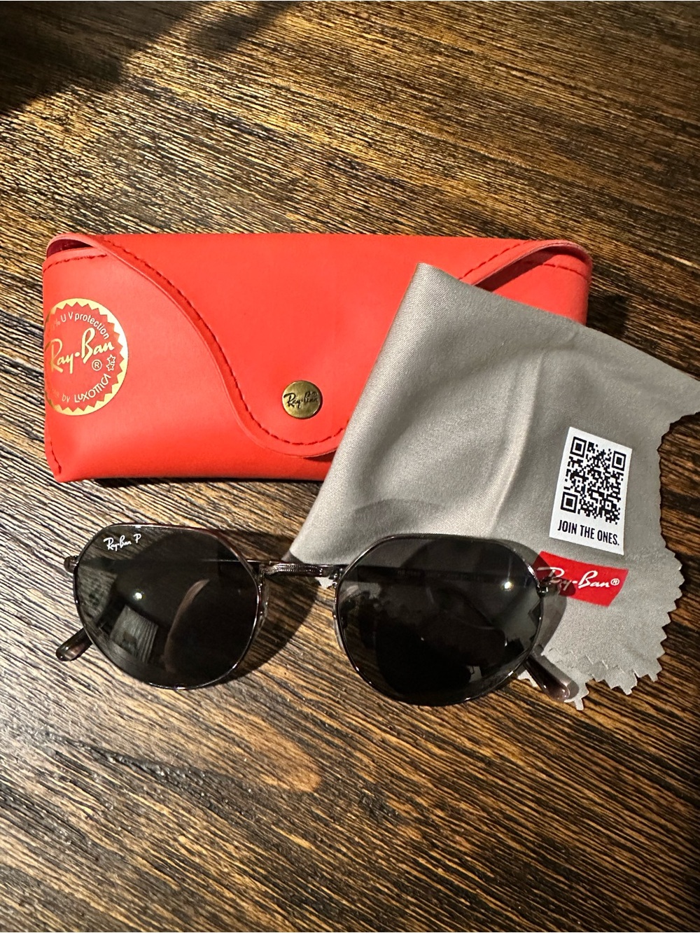 Ray-Ban Women's Black Sunglasses with Red Case